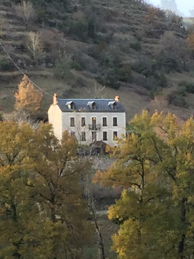 Aux Berges Du Coubisou住宿加早餐旅馆 外观 照片